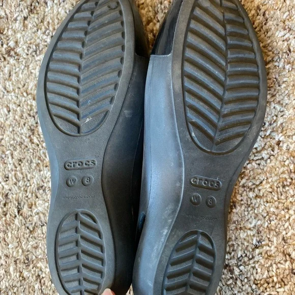 Crocs Sienna Flat Women Size 8 Shiny Pointy Toe Black Comfort Slip On Shoes - Picture 4 of 4